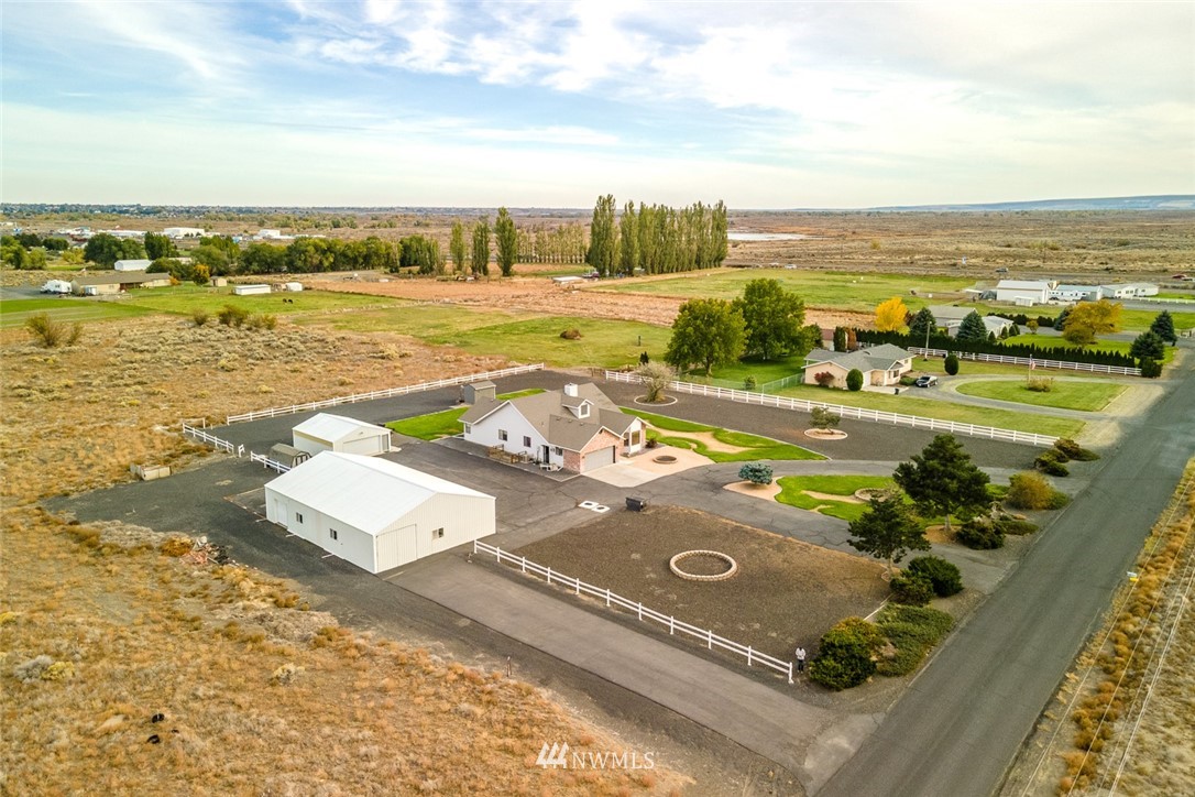 1321 Ne Road East Moses Lake, WA 98837 - Photo 2 of 40 Gallery Image 2