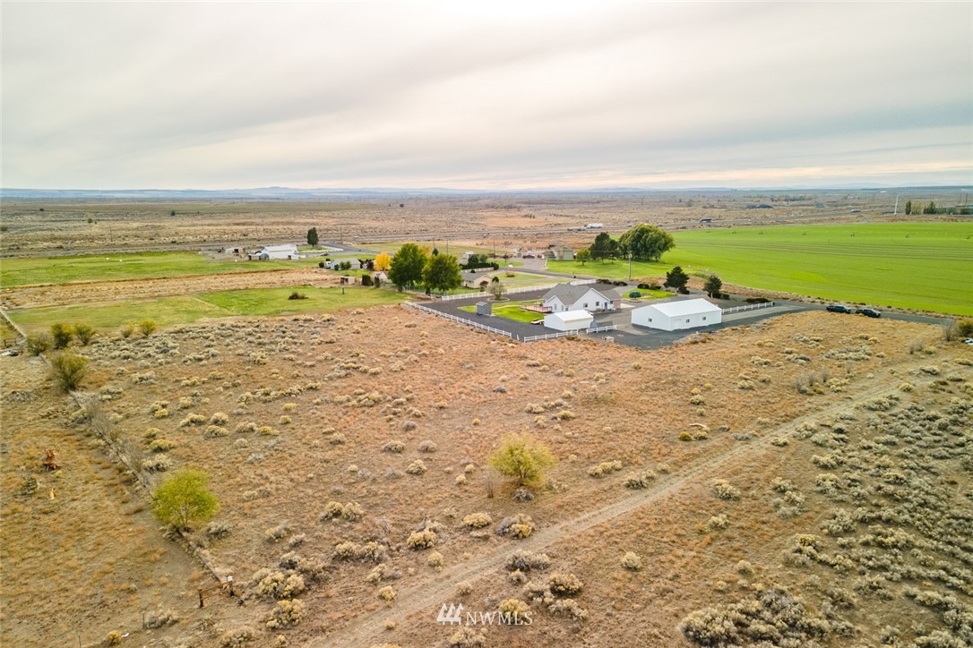 1321 Ne Road East Moses Lake, WA 98837 - Photo 5 of 40 Gallery Image 5