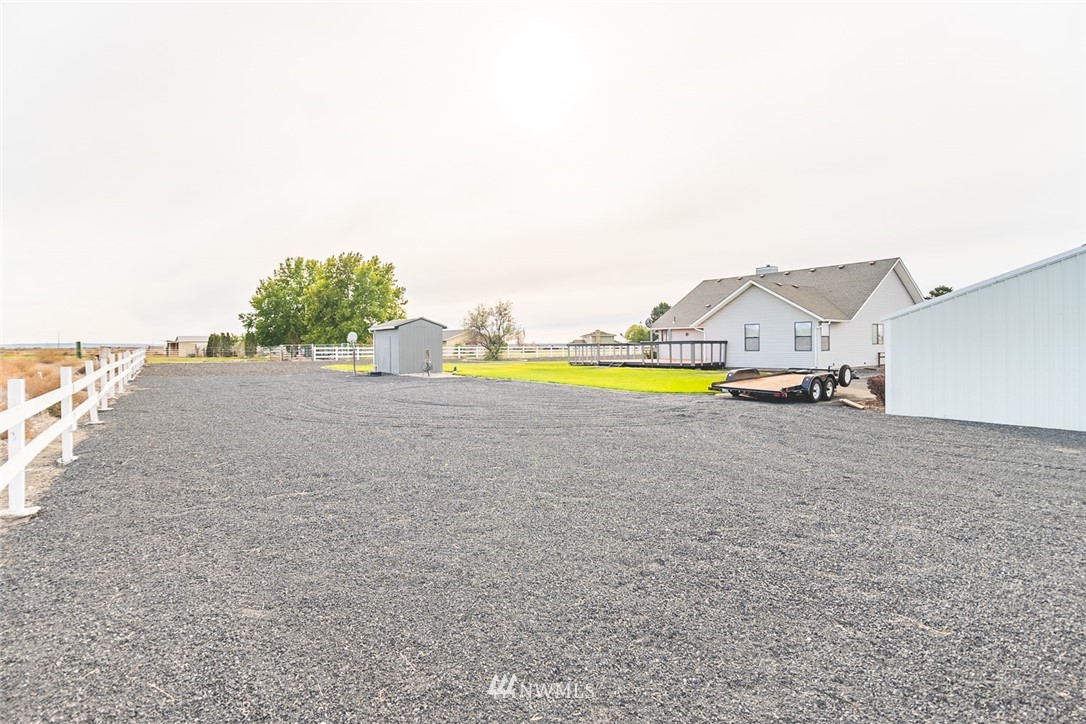 1321 Ne Road East Moses Lake, WA 98837 - Photo 10 of 40 Gallery Image 10