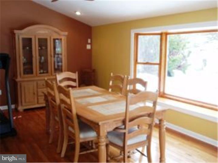 412 Doe Run Lane Springfield, PA 19064 - Photo 15 of 24 Gallery Image 15