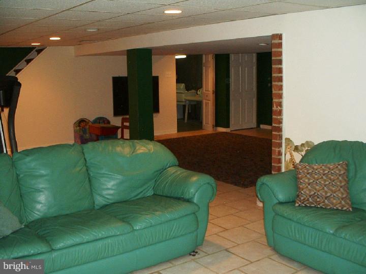 412 Doe Run Lane Springfield, PA 19064 - Photo 20 of 24 Gallery Image 20