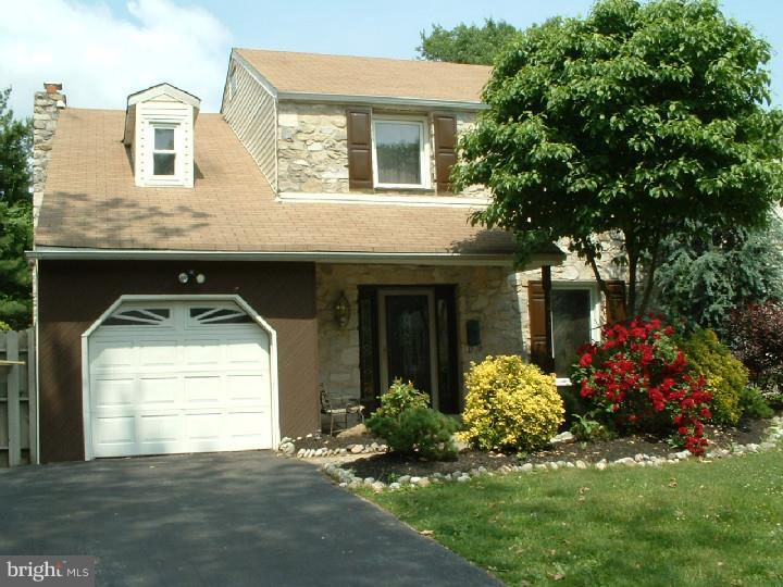 412 Doe Run Lane Springfield, PA 19064 - Photo 3 of 24 Gallery Image 3