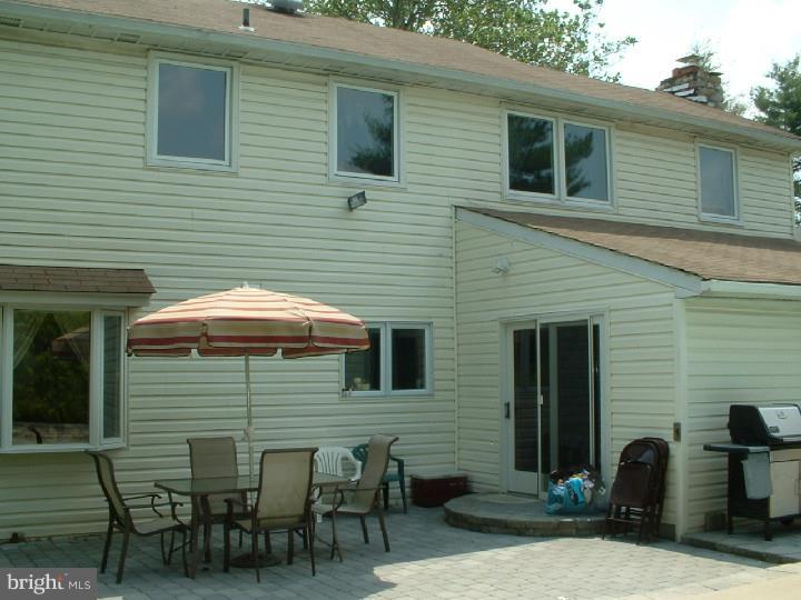 412 Doe Run Lane Springfield, PA 19064 - Photo 6 of 24 Gallery Image 6