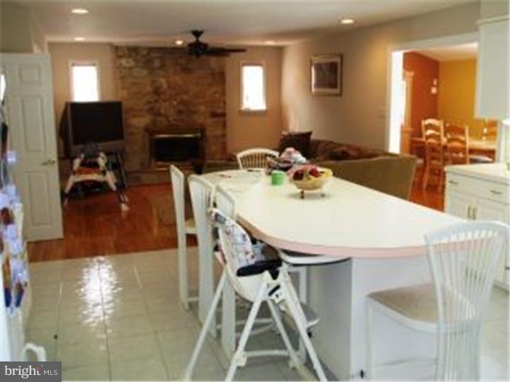 412 Doe Run Lane Springfield, PA 19064 - Photo 10 of 24 Gallery Image 10