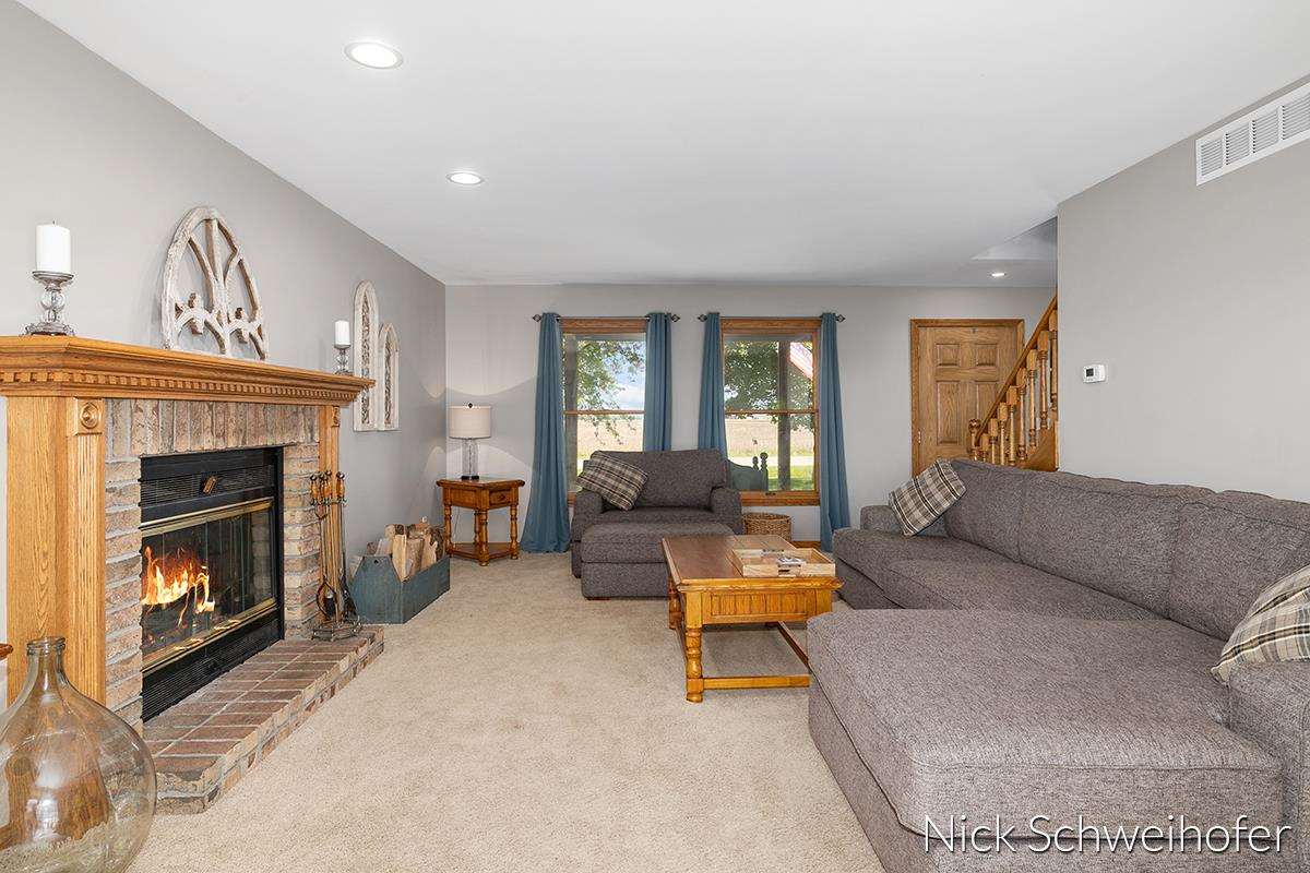 5142 7 Mile Road Bay City, MI 48706 - Photo 4 of 53