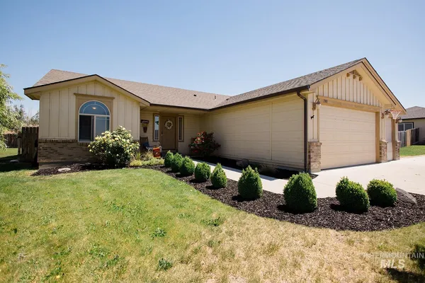 $390,000 | 280 Northeast Greystone Loop, Mountain Home, ID 83647
