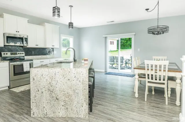 $465,000 | 701 Abigail Lane, Ellettsville, IN 47429