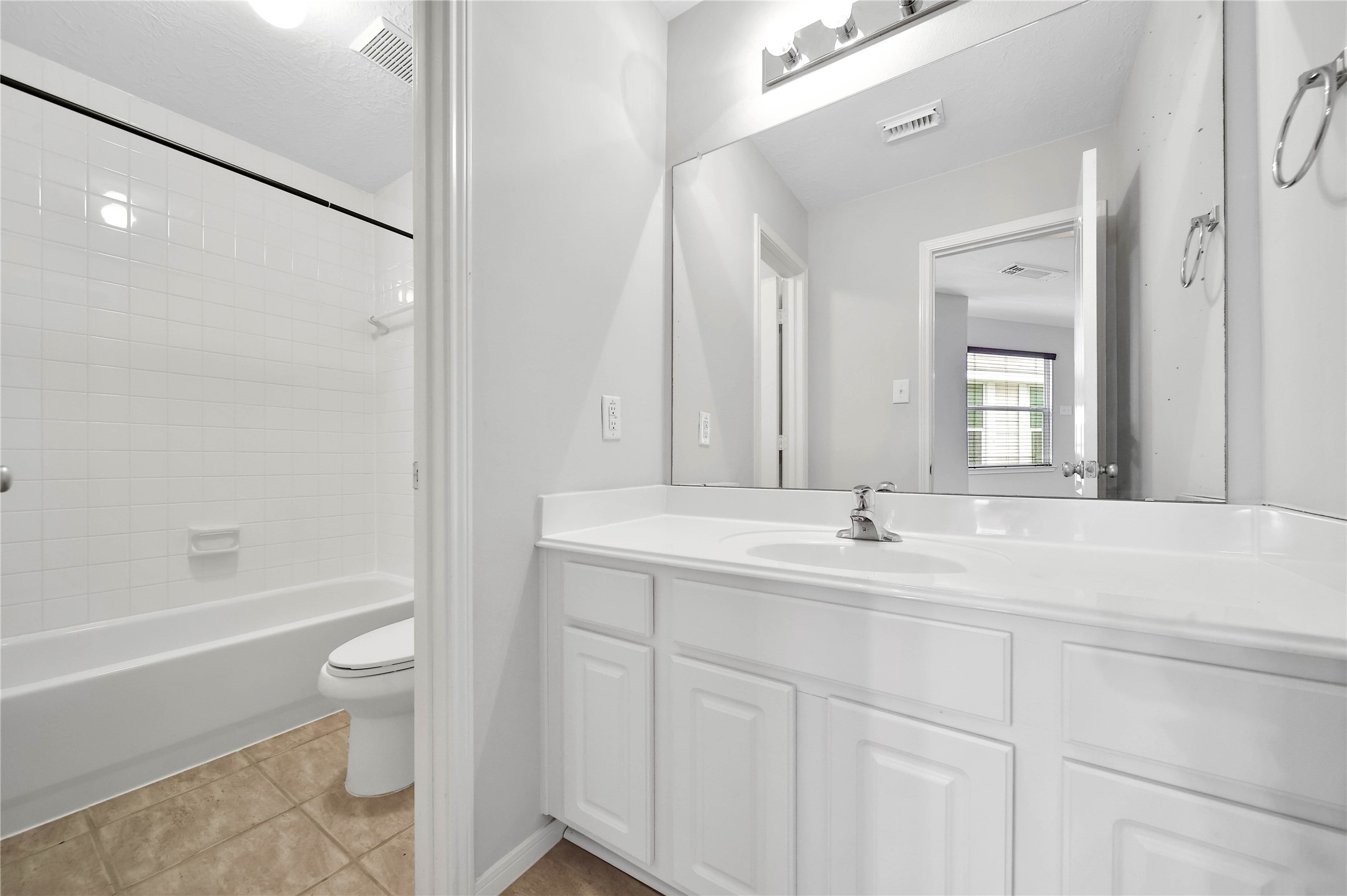 2618 Shady Acres Court Houston, TX 77008 - Photo 25 of 40