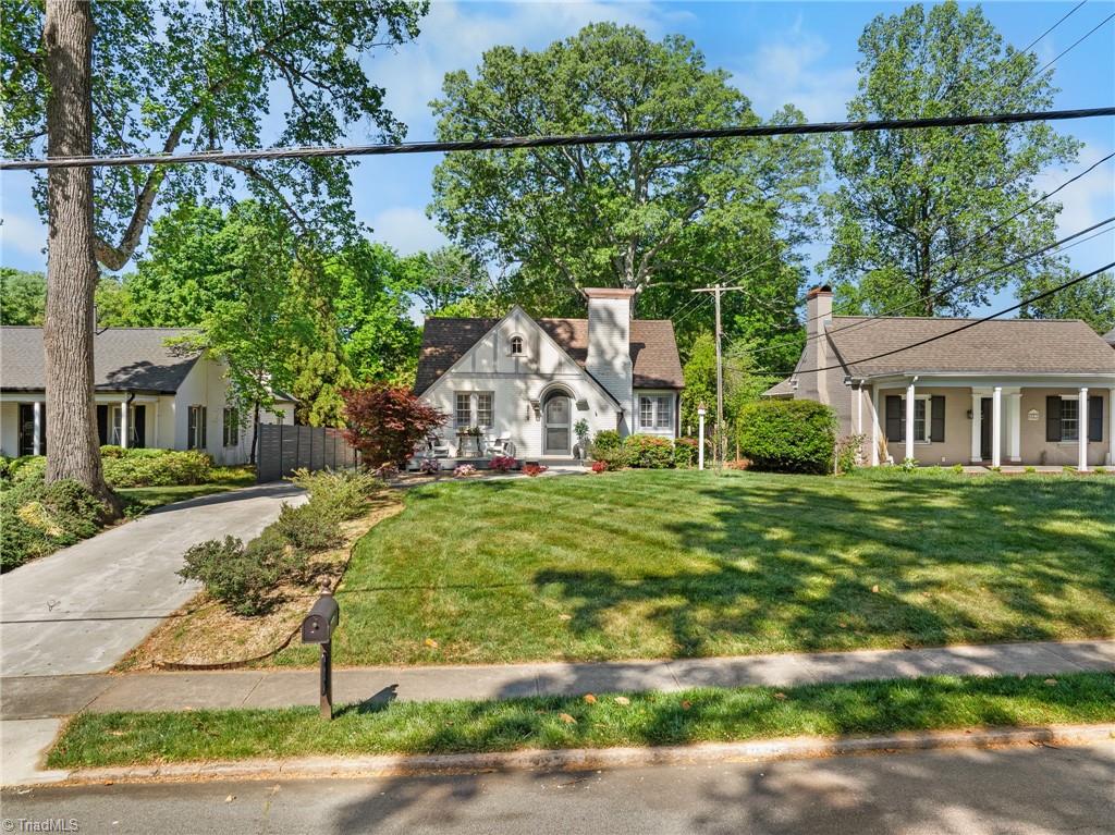 919 Rotary Drive High Point, NC 27262 - Photo 3 of 40