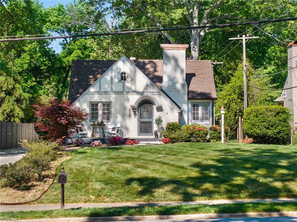 919 Rotary Drive High Point, NC 27262 - Photo 4 of 40