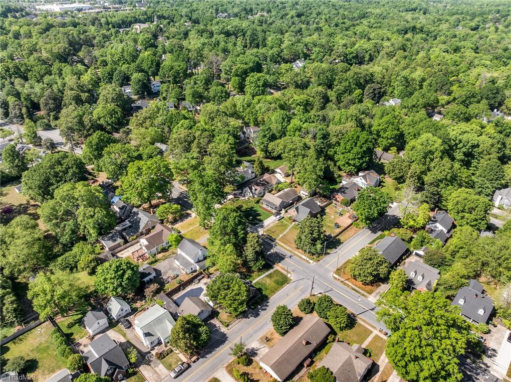 919 Rotary Drive High Point, NC 27262 - Photo 7 of 40