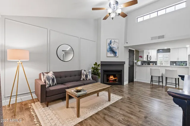 $285,000 | 2020 West Union Hills Drive, Unit 260, Phoenix, AZ 85027