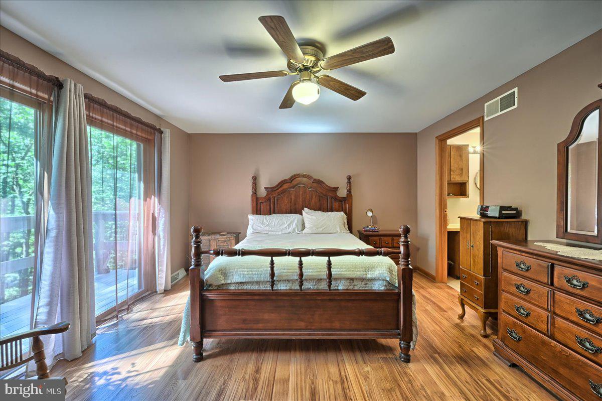 608 Spring Lane Boiling Springs, PA 17007 - Photo 36 of 52 Owner's Suite