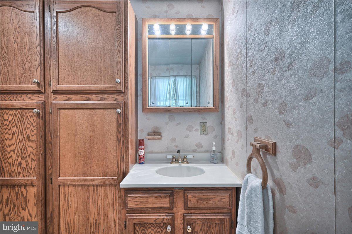608 Spring Lane Boiling Springs, PA 17007 - Photo 47 of 52 Double Linen Closet