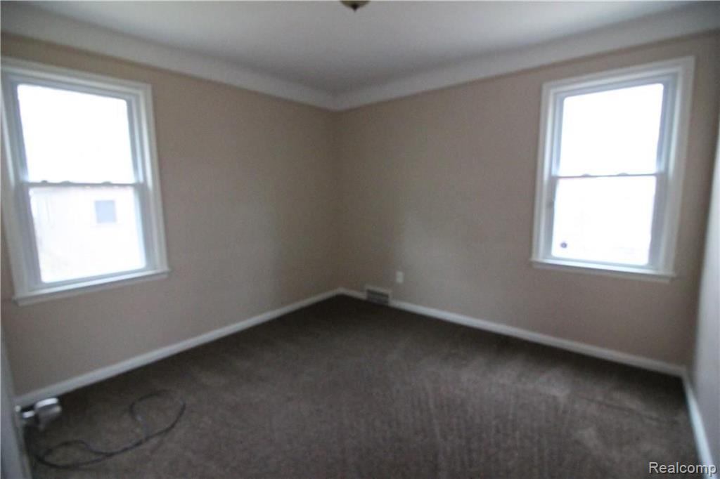 19481 Lennane Redford, MI 48240 - Photo 21 of 29