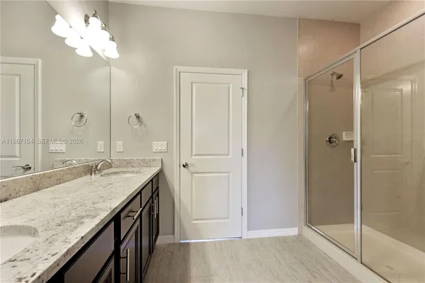 $4,100 | 1101 Banyan Drive, Hollywood, FL 33021