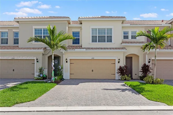 $4,100 | 1101 Banyan Drive, Hollywood, FL 33021