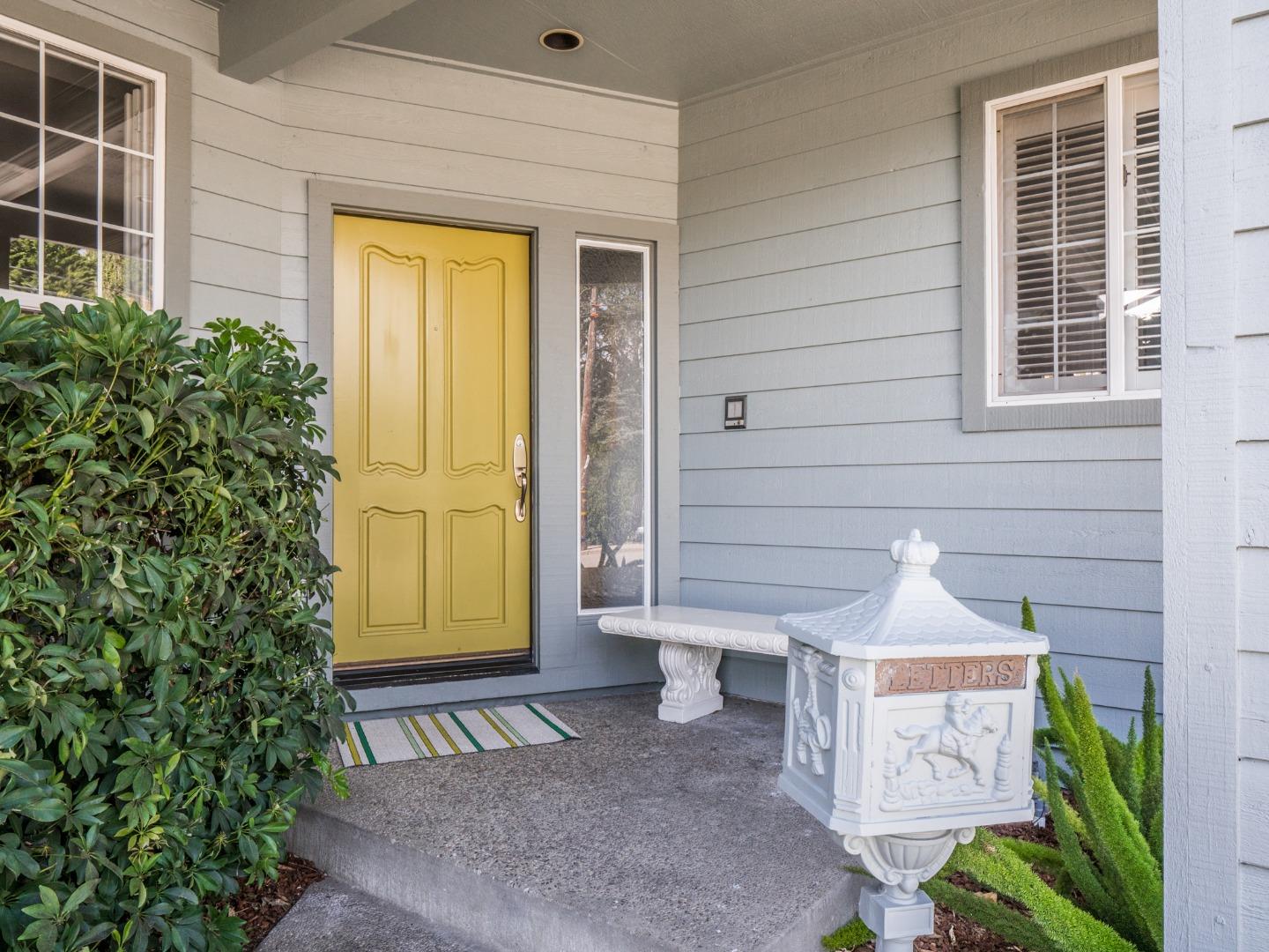 402 Rosedale Court Capitola, CA 95010 - Photo 3 of 46 Gallery Image 3
