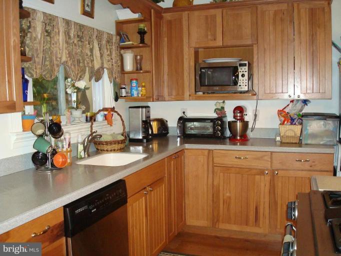 313 Greyhound Road Essex, MD 21221 - Photo 11 of 30 Kitchen #3