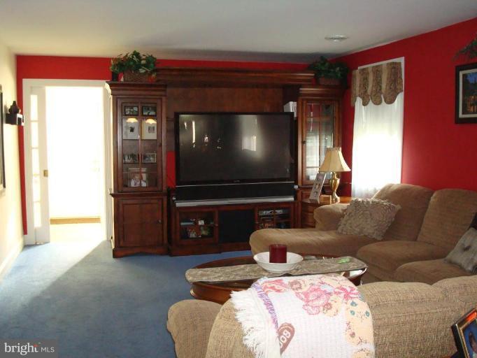 313 Greyhound Road Essex, MD 21221 - Photo 6 of 30 Living Room