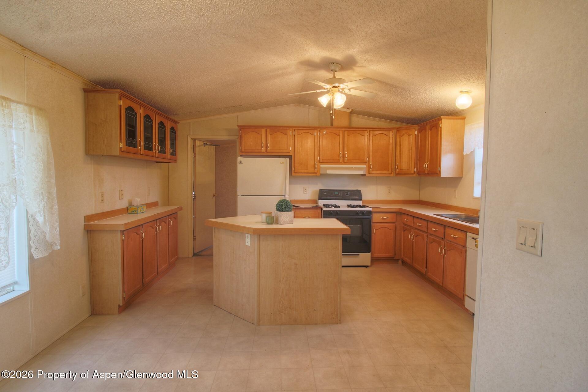 200 West 20th Street, Unit A31 Rifle, CO 81650 - Photo 5 of 15 IMG_8735