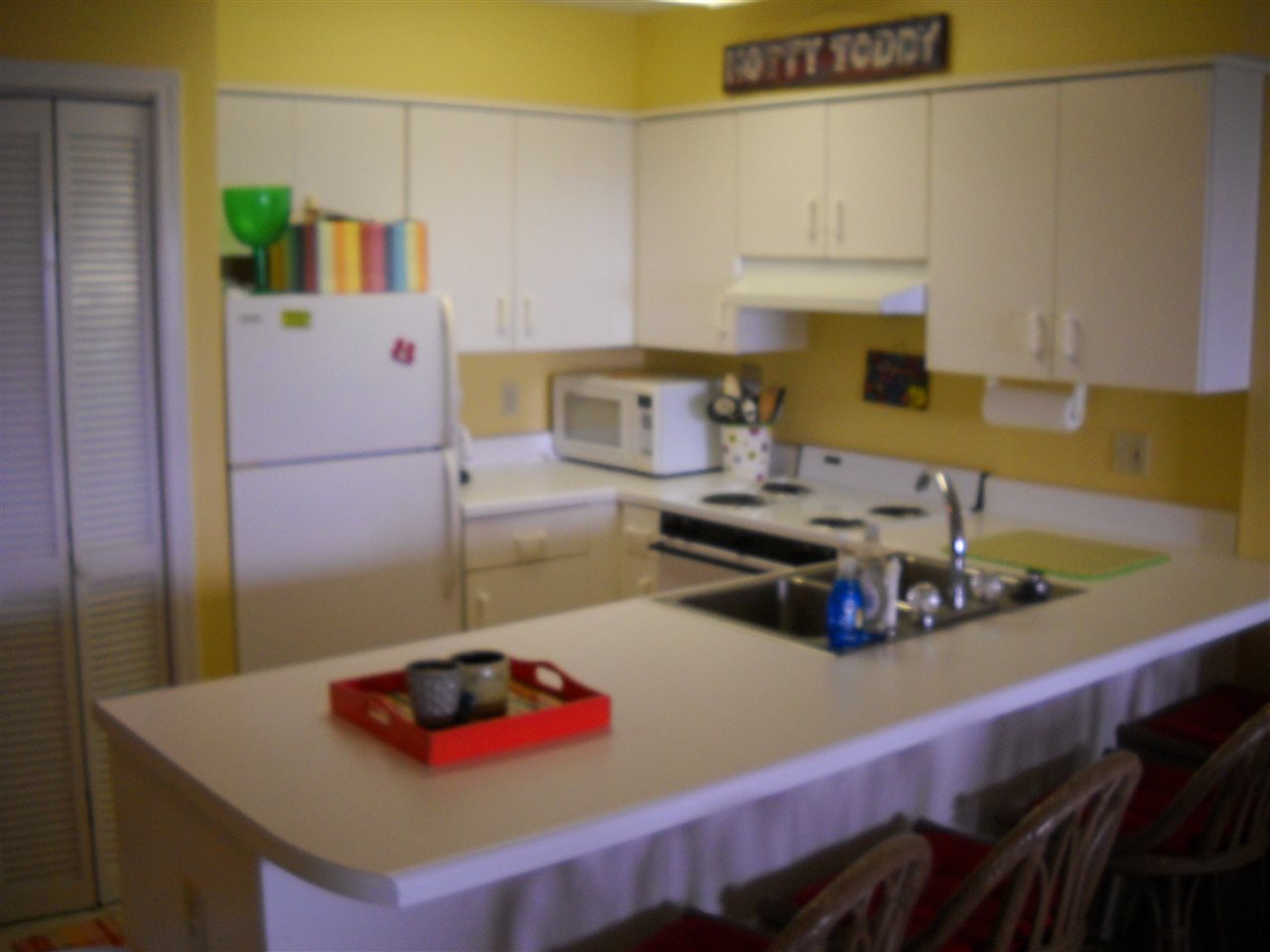 645 Plantation Road, Unit 6212 Gulf Shores, AL 36542 - Photo 4 of 8 Kitchen