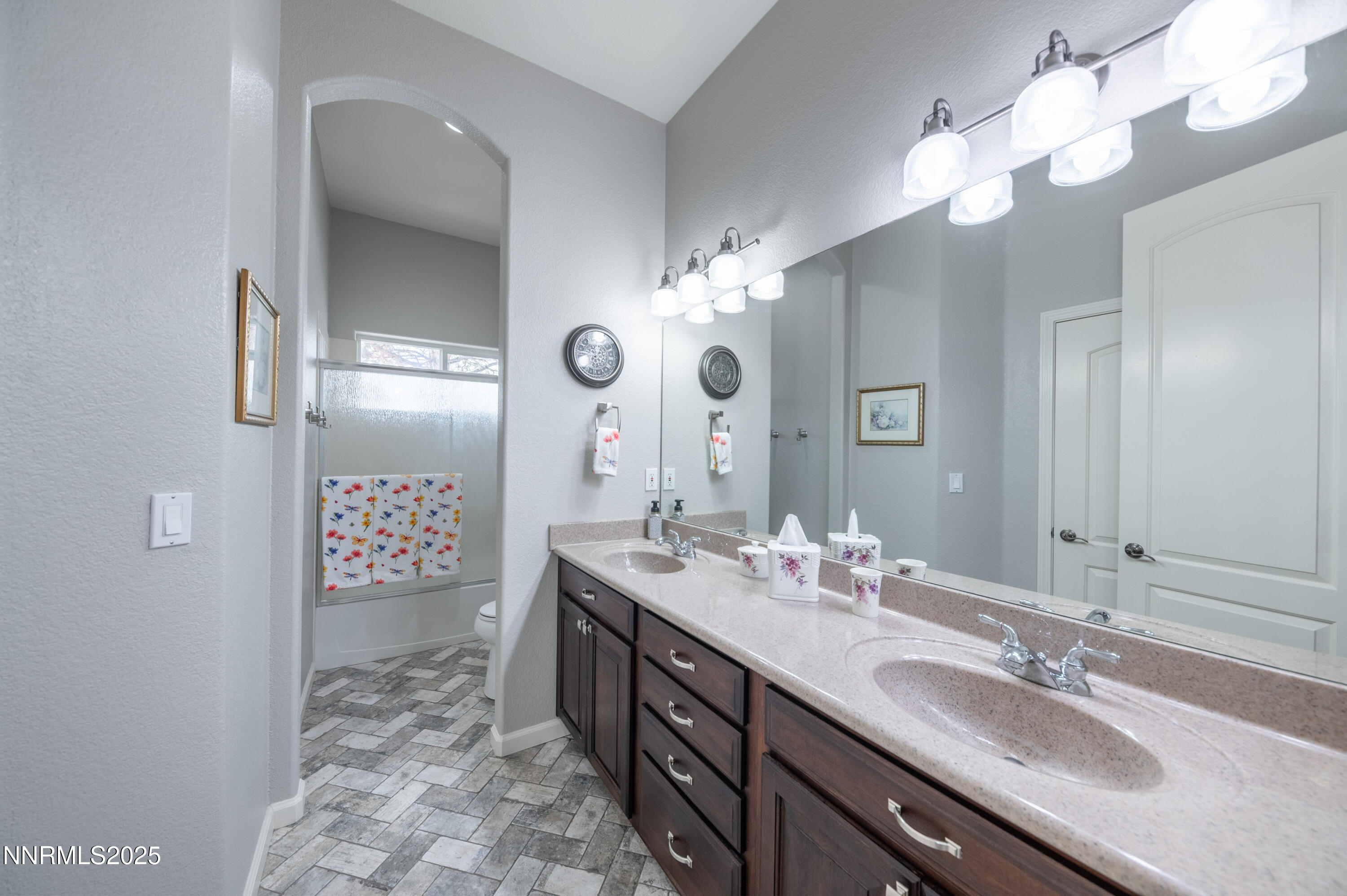 11645 Anthem Drive Sparks, NV 89441 - Photo 17 of 45 Hall Bathroom