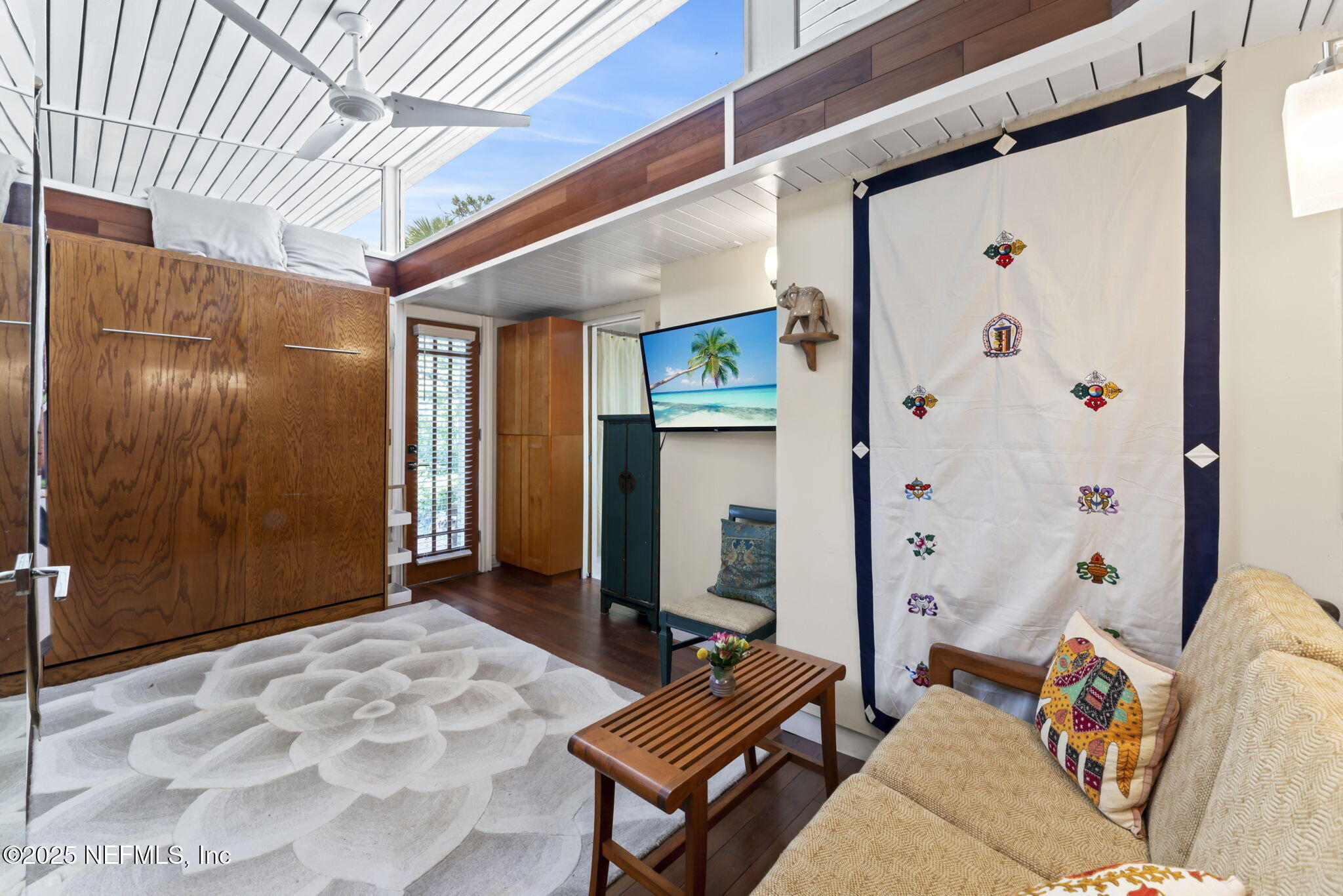 2337 Seminole Road, Unit B Atlantic Beach, FL 32233 - Photo 14 of 19 a balcony with furniture