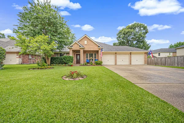$430,000 | 1859 Pembrook Circle, Conroe, TX 77301