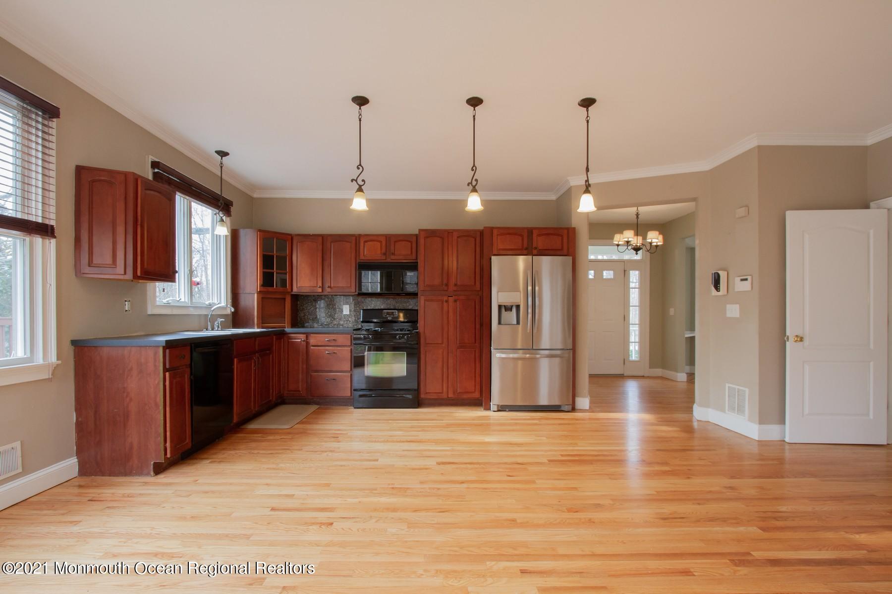 190 Red Hill Road Middletown, NJ 07748 - Photo 3 of 33 IMG_0032