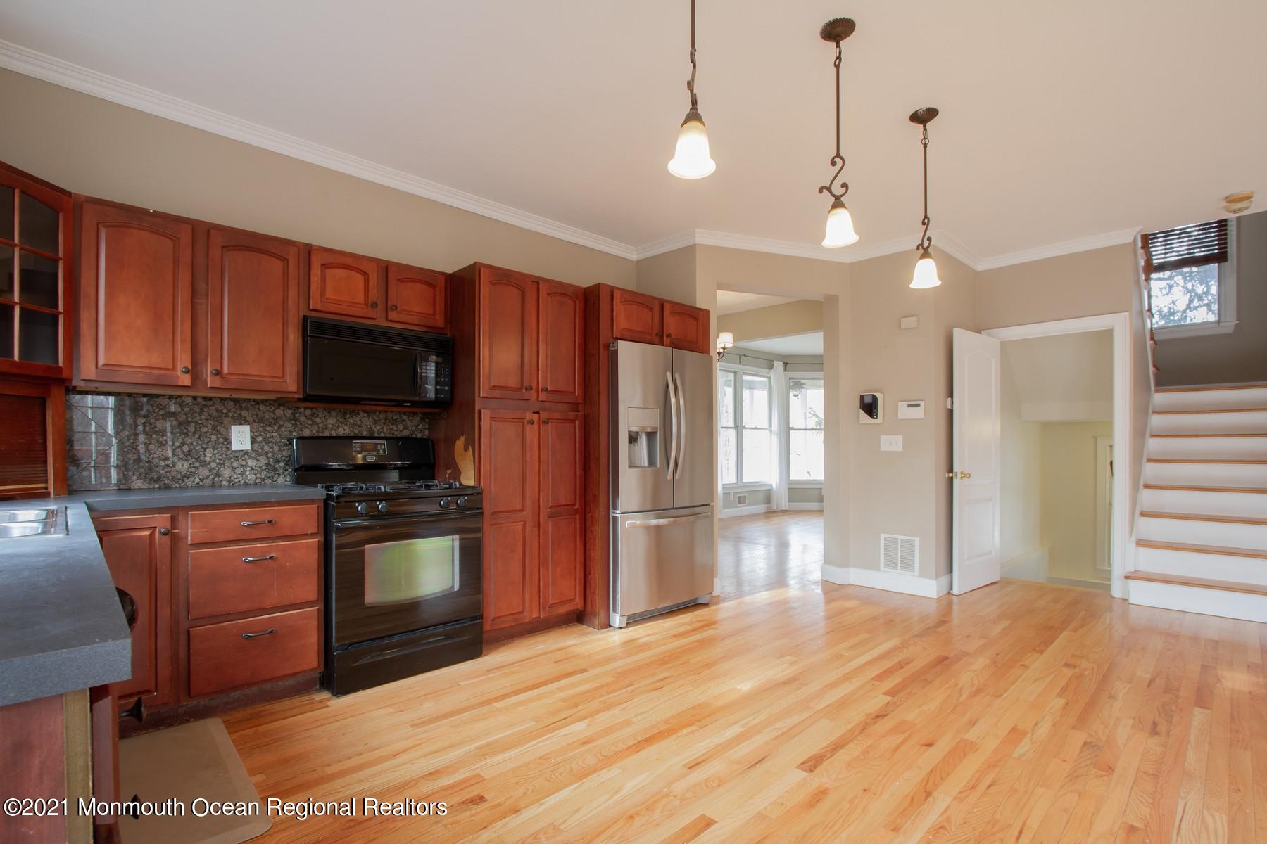 190 Red Hill Road Middletown, NJ 07748 - Photo 4 of 33 IMG_0035