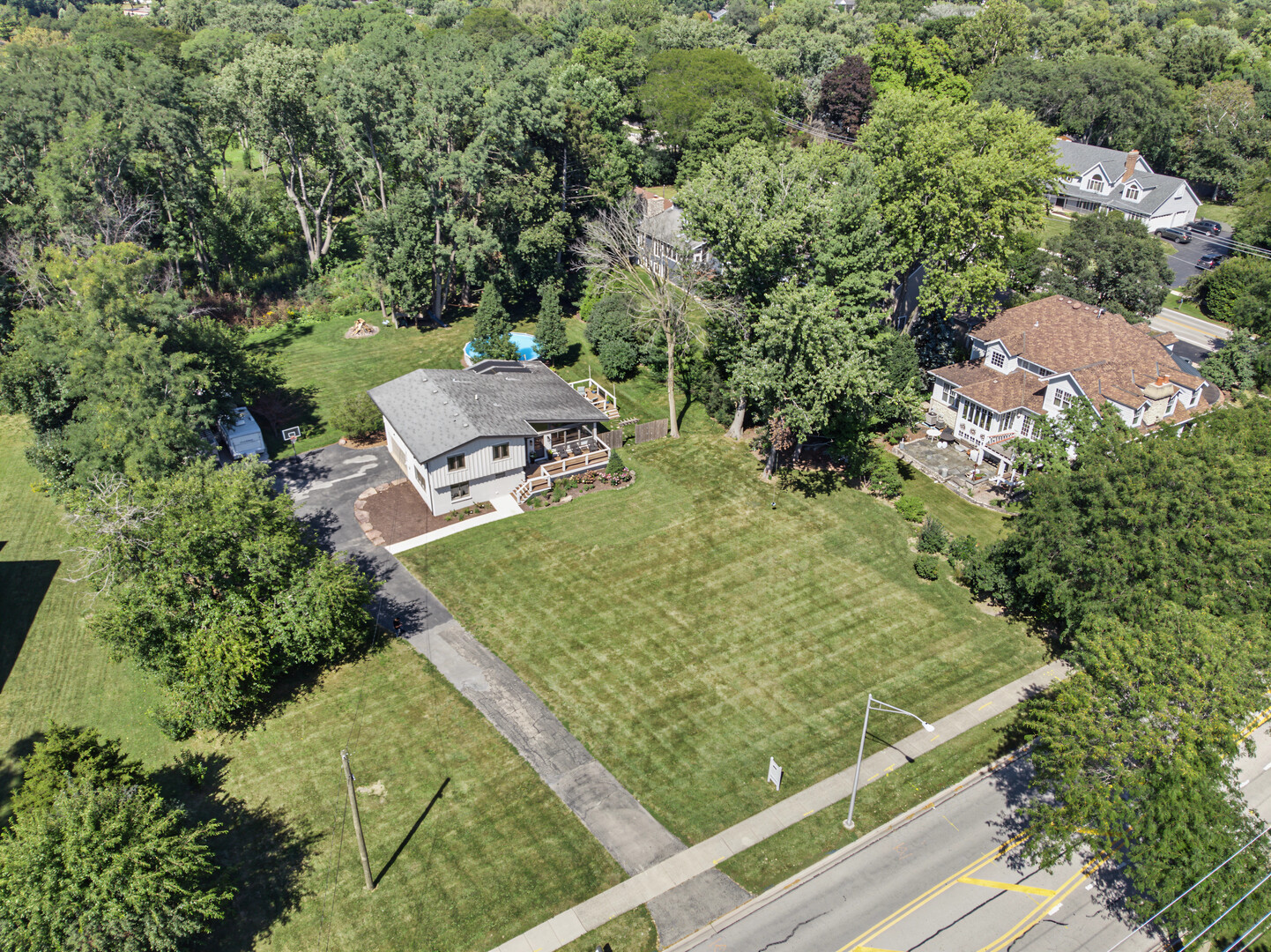 1525 West Wiesbrook Road Wheaton, IL 60189 - Photo 32 of 40 Gallery Image 32