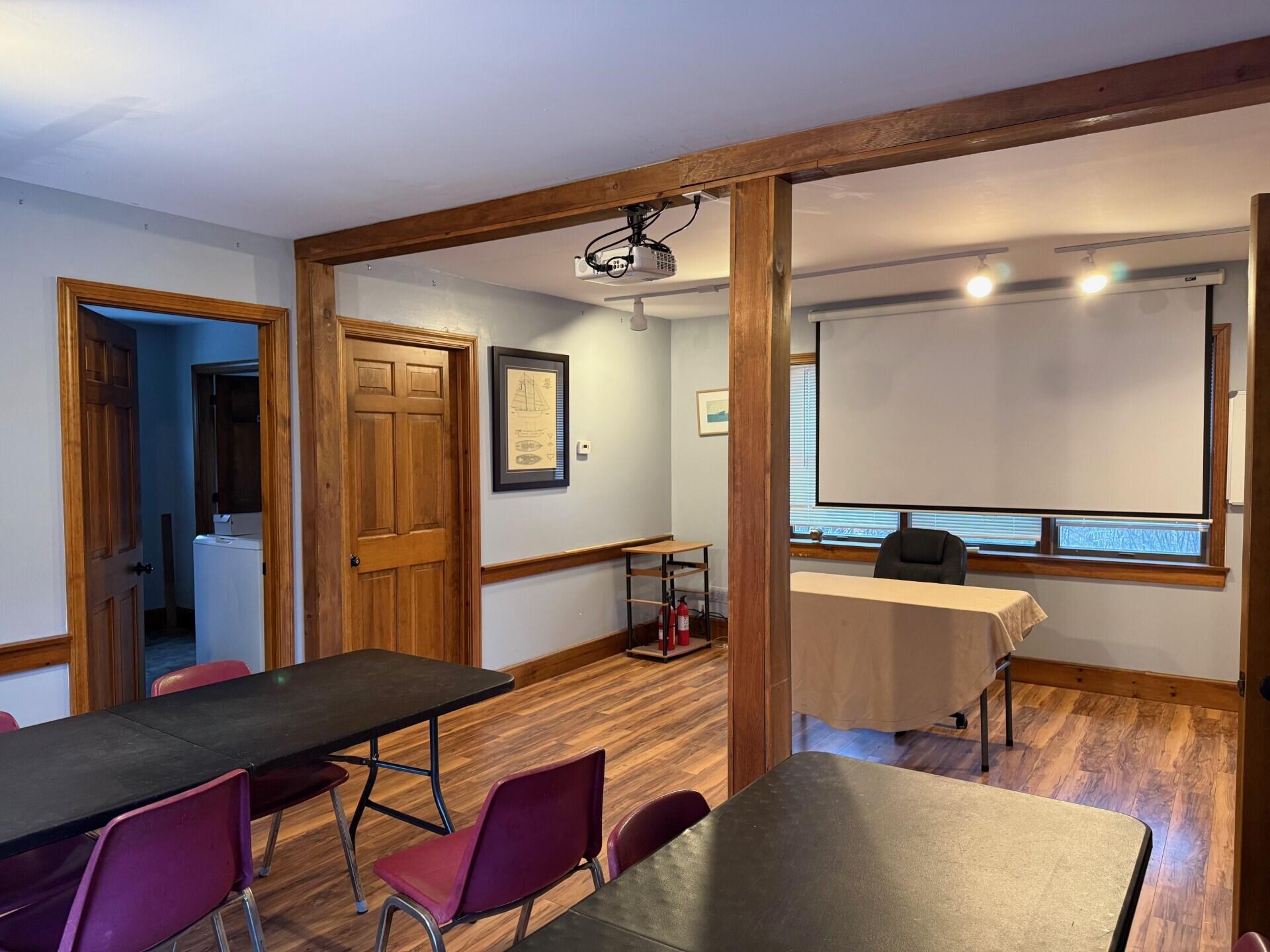 145 Main Street Thomaston, ME 04861 - Photo 20 of 33 833e71e9-50f7-4c00-82b9-5476db6c03c1