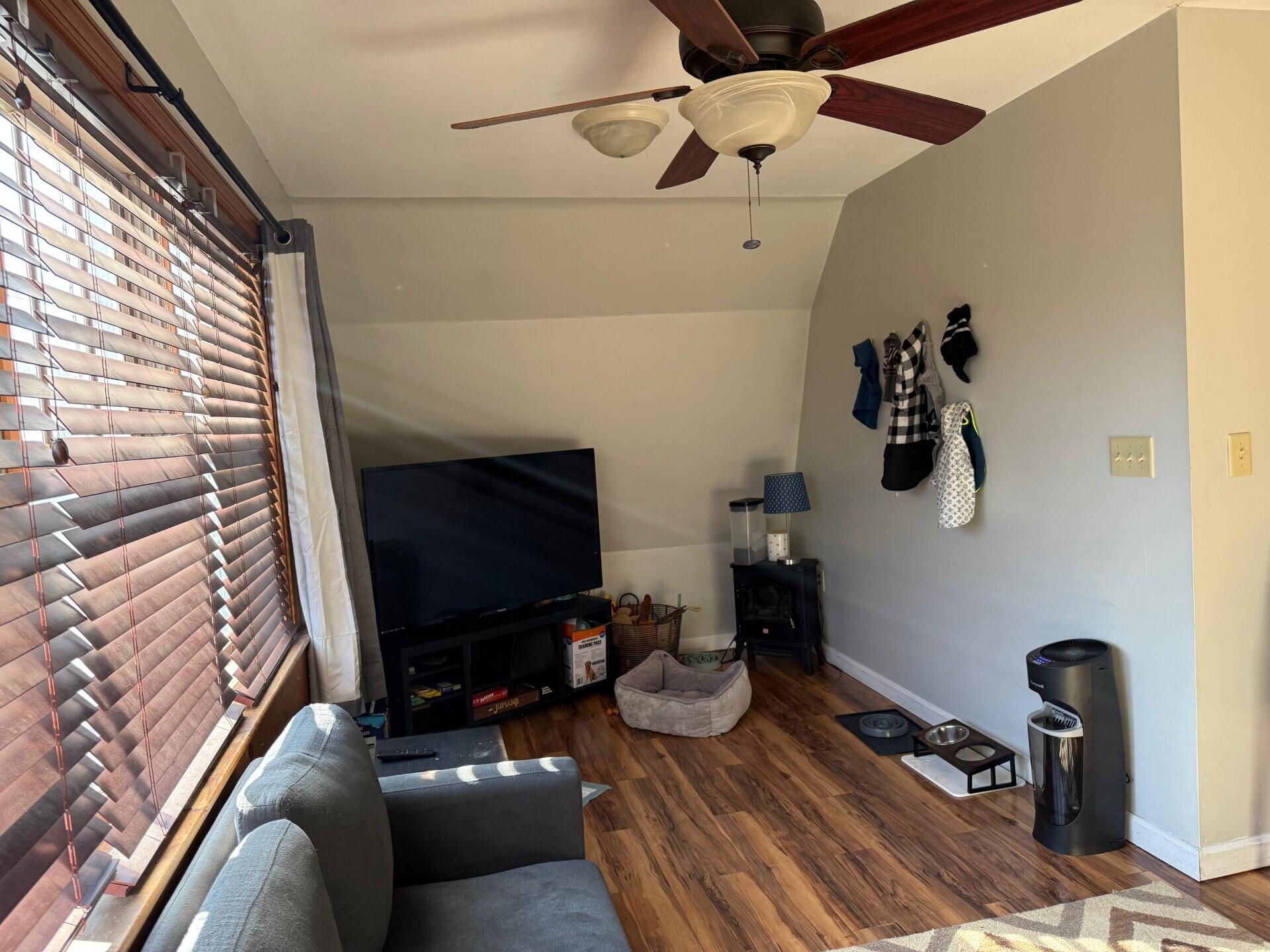 145 Main Street Thomaston, ME 04861 - Photo 30 of 33 thumbnail_IMG_5672