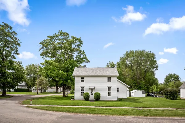 $189,900 | 122 East Main Street, Stanford, IL 61774