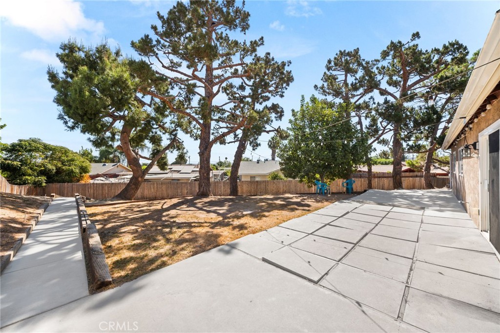 10021 Diamond Head Way Riverside, CA 92503 - Photo 19 of 25 Gallery Image 19