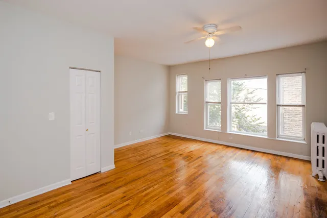 $1,400 | 429 East Oakwood Boulevard, Unit 7, Chicago, IL 60653