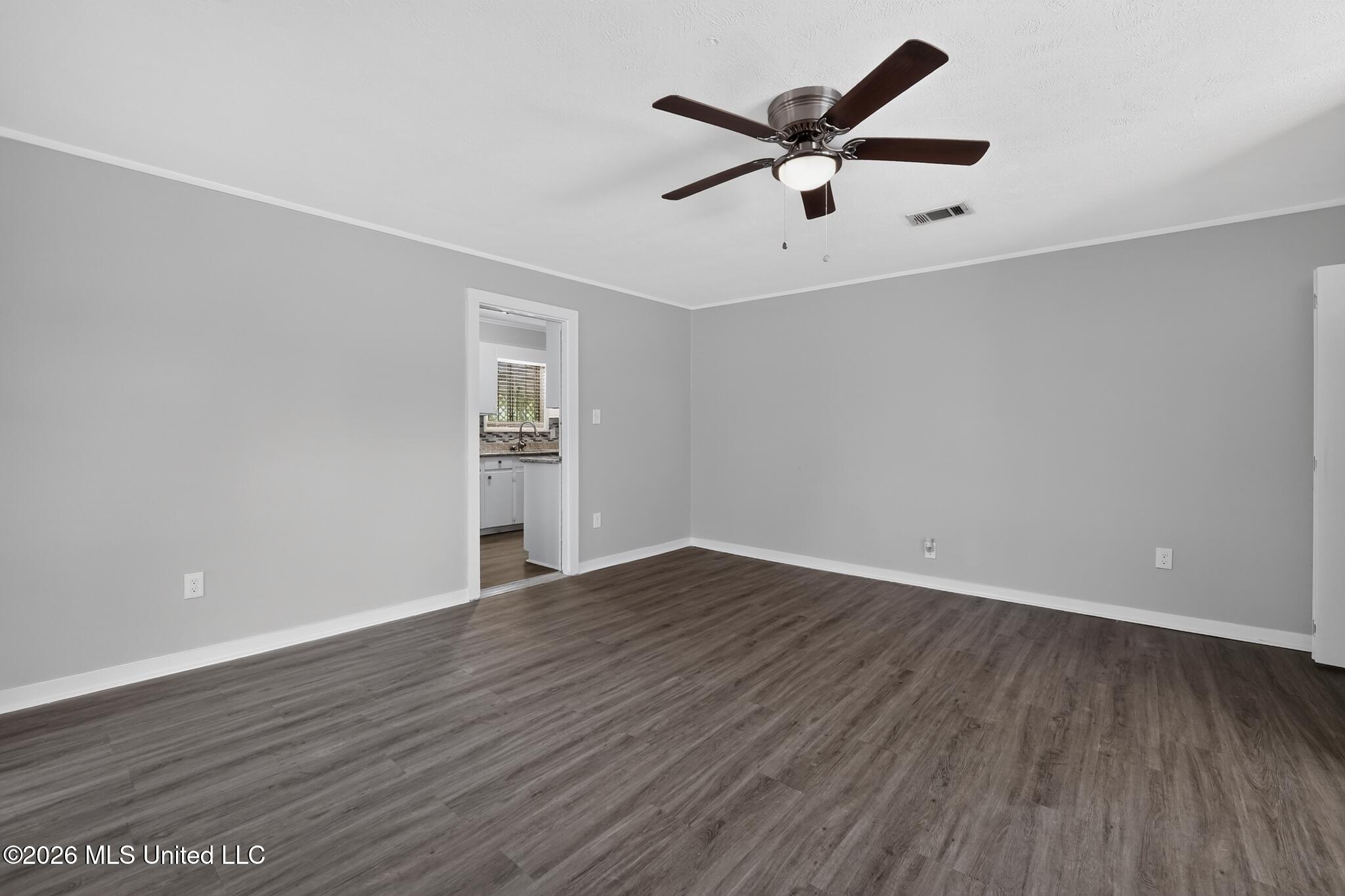 5305 Keele Street Jackson, MS 39206 - Photo 9 of 21 11_5305_Keele_St-Dining_room-0385