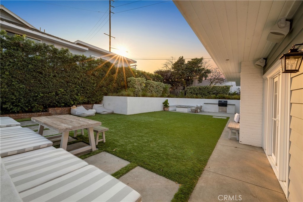 1006 Ave H Redondo Beach, CA 90277 - Photo 29 of 75 a view of a backyard with sitting area