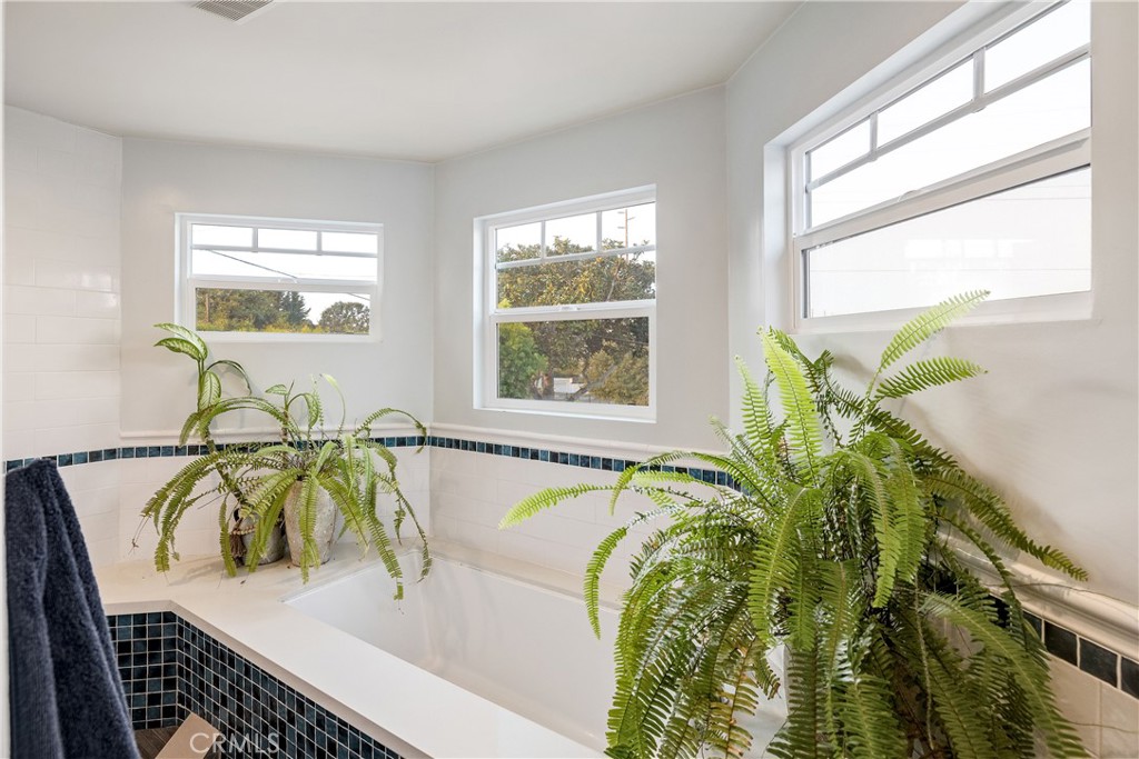 1006 Ave H Redondo Beach, CA 90277 - Photo 43 of 75 a view of a balcony with table and chairs