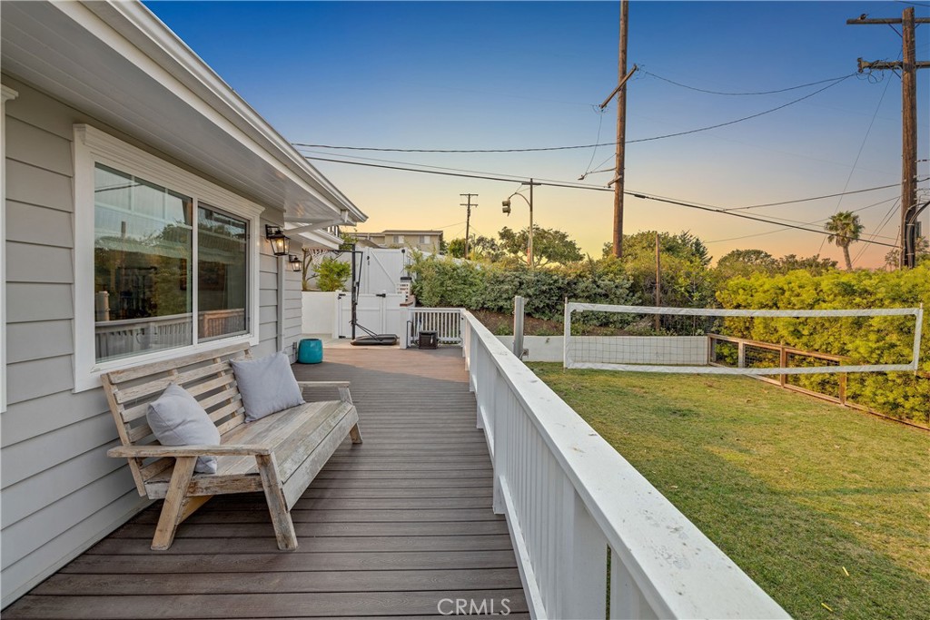 1006 Ave H Redondo Beach, CA 90277 - Photo 5 of 75 a view of sitting area in balcony