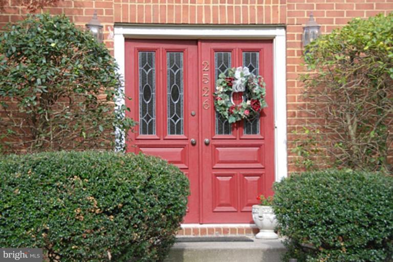 2526 Heathcliff Lane Reston, VA 20191 - Photo 2 of 27 Exterior #2