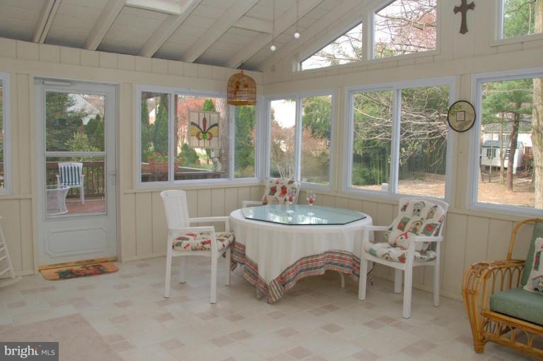 2526 Heathcliff Lane Reston, VA 20191 - Photo 13 of 27 Sunroom