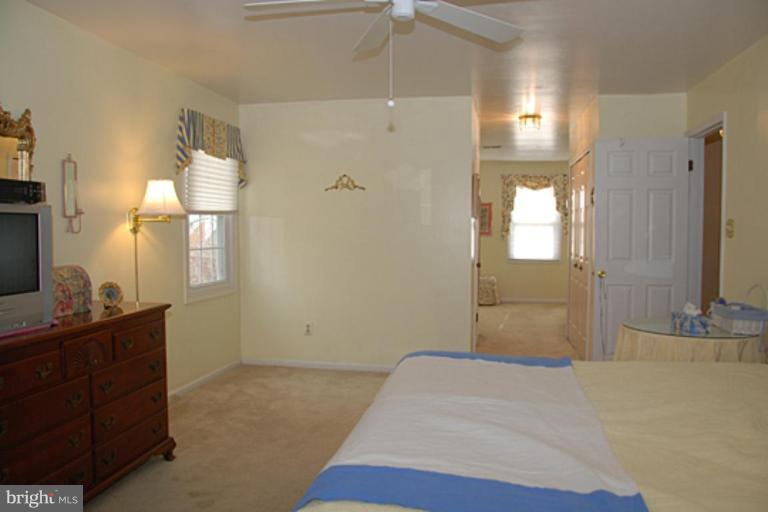 2526 Heathcliff Lane Reston, VA 20191 - Photo 16 of 27 Master Bedroom #2