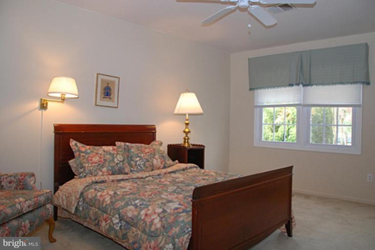 2526 Heathcliff Lane Reston, VA 20191 - Photo 20 of 27 Bedroom #2