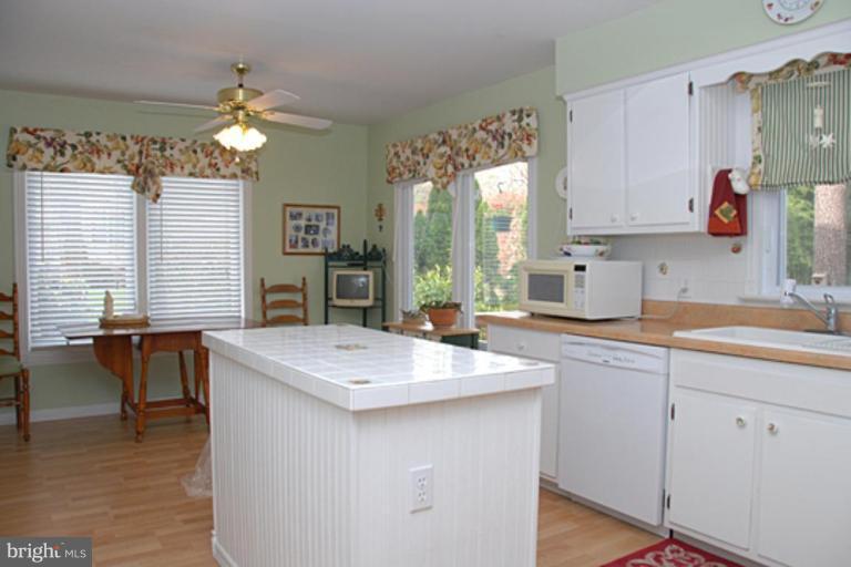 2526 Heathcliff Lane Reston, VA 20191 - Photo 10 of 27 Kitchen #2