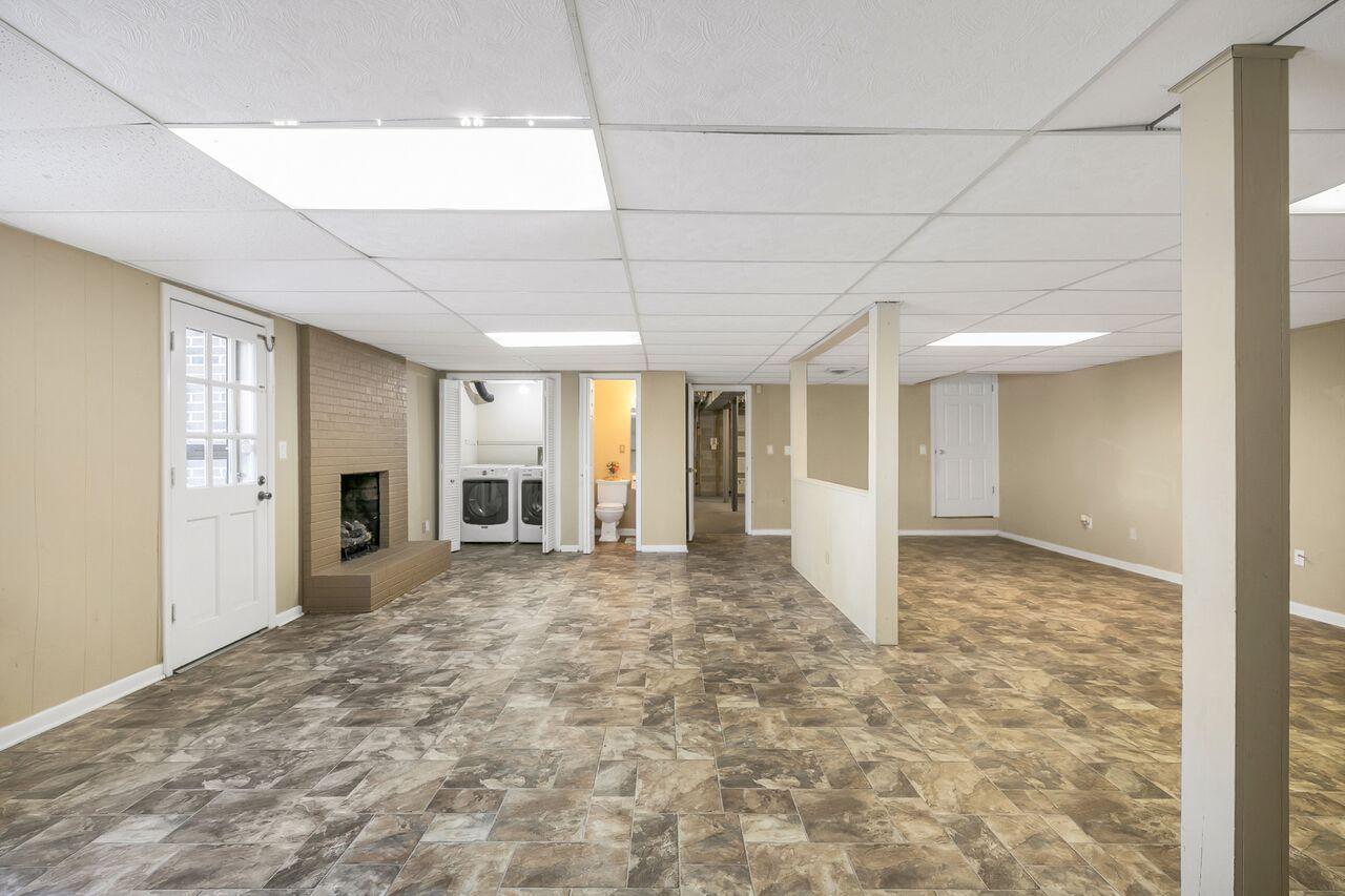 9517 Timberlog Drive Chattanooga, TN 37421 - Photo 13 of 19 So many options for this space