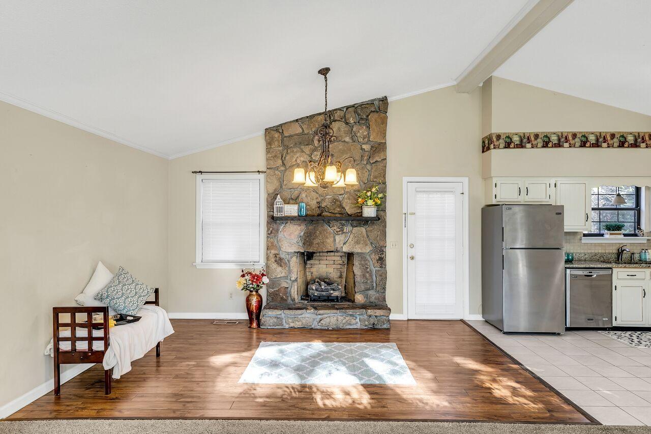 9517 Timberlog Drive Chattanooga, TN 37421 - Photo 4 of 19 Very Open Floorplan
