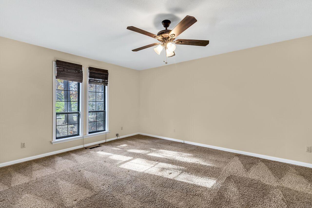 9517 Timberlog Drive Chattanooga, TN 37421 - Photo 9 of 19 Huge master bedroom