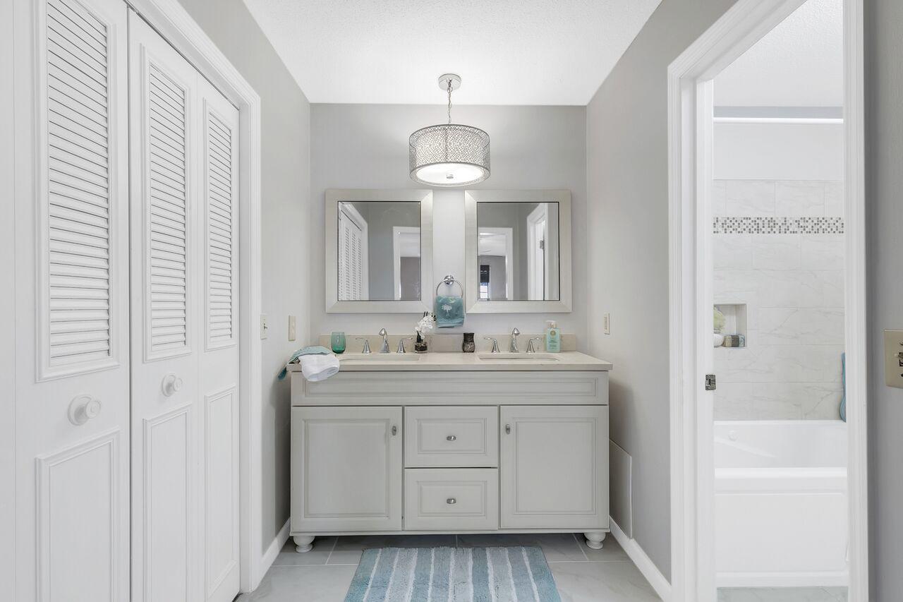 9517 Timberlog Drive Chattanooga, TN 37421 - Photo 10 of 19 Separate vanities in Master Bath